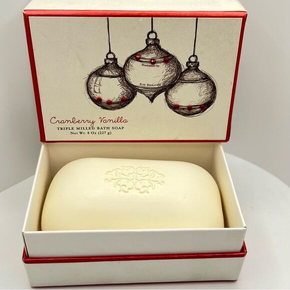 🦋$8 ~ Cranberry Vanilla ~ Triple Milled Bath Soap ~ New in Box ~ 8 Oz - Picture 2 of 5